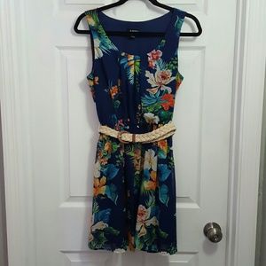 ⬇️Blue tropical print dress